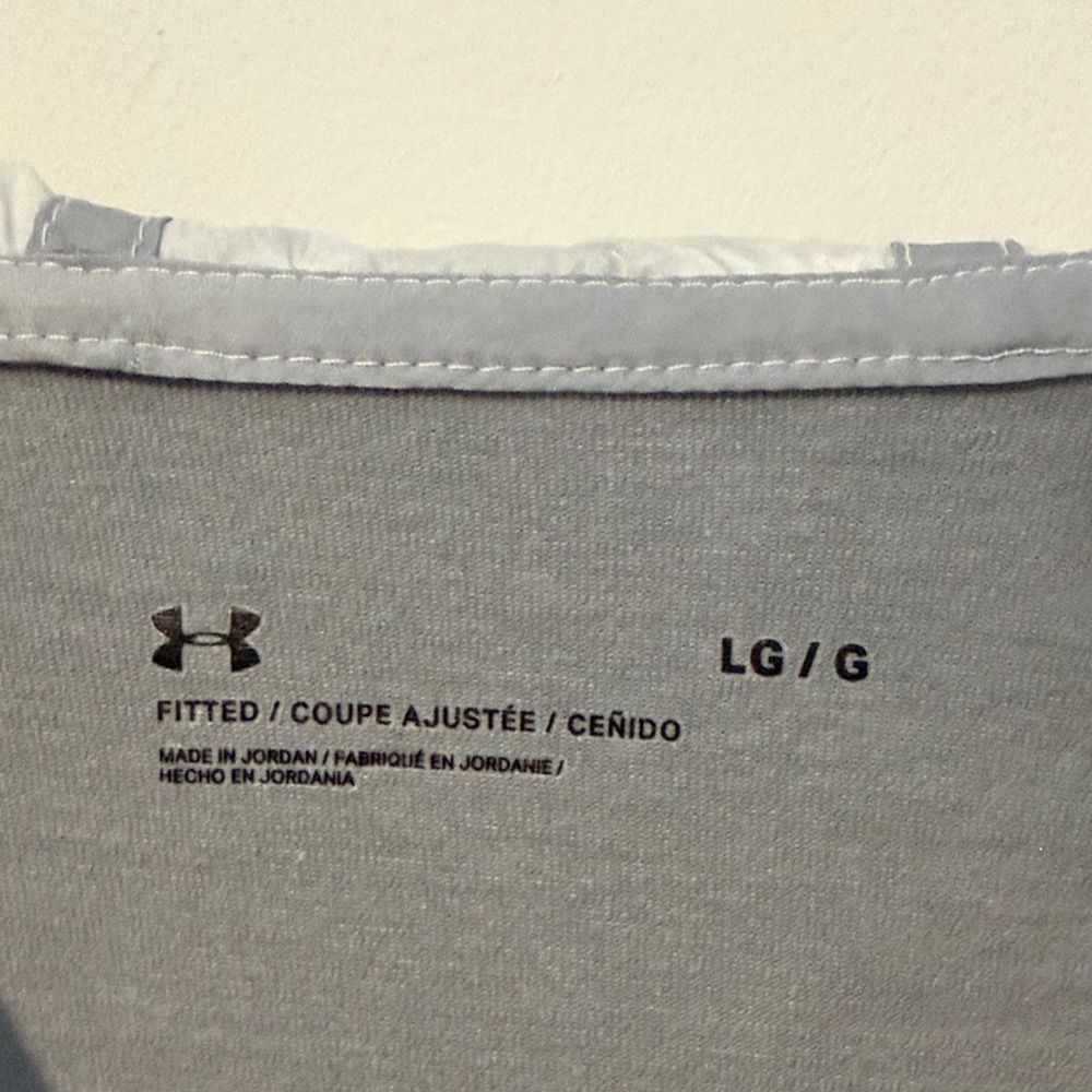Under Armour Gray and White Lightweight Jacket Men size L - Picture 2 of 8